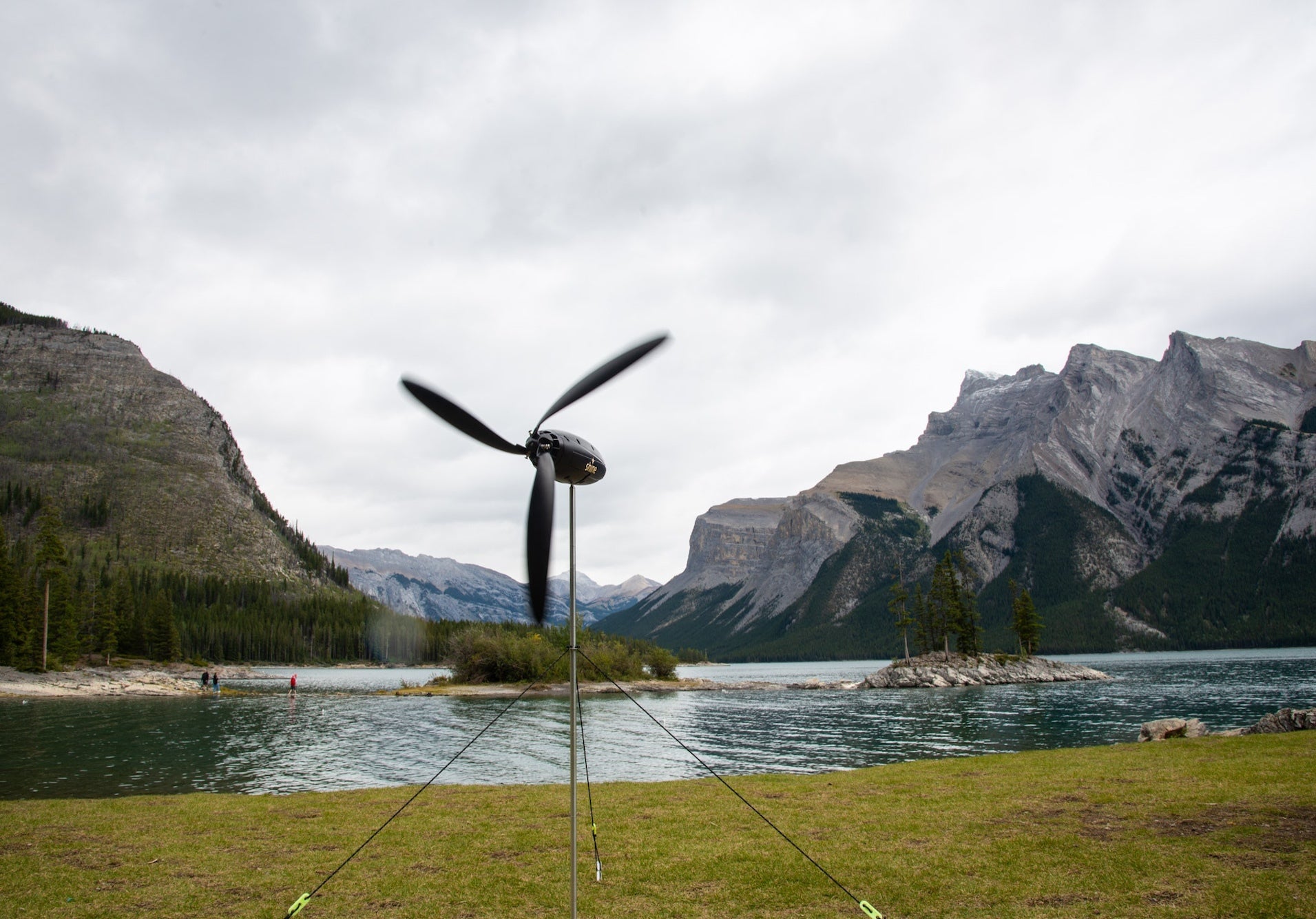 ポータブル風力発電機　SHINE TURBINE Portable Wind Turbine Power Generator - Shine Turbine